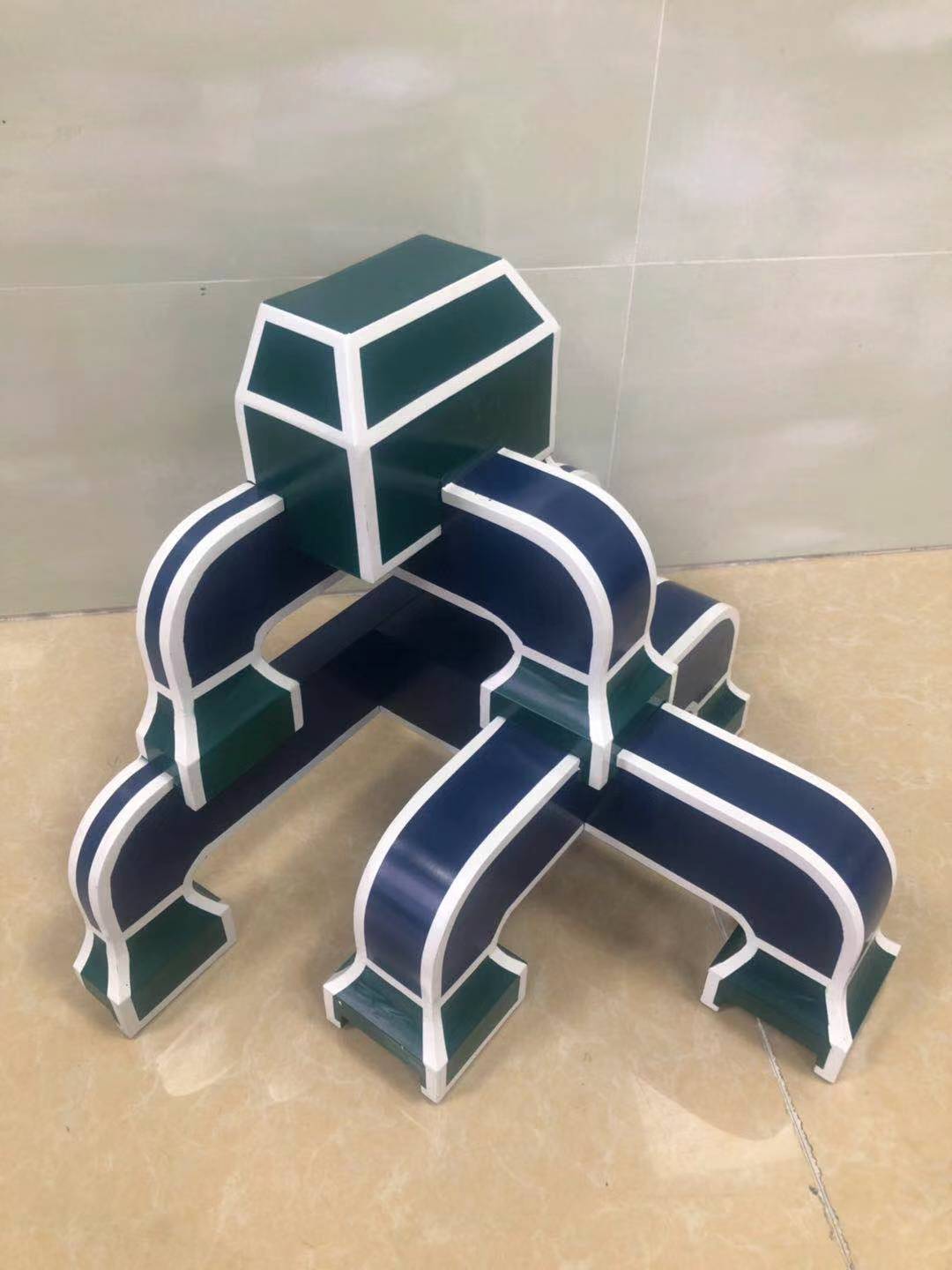 斗拱在古代是重要的结构构件,铝合金这么轻,它的结构强度可靠吗?安全吗?